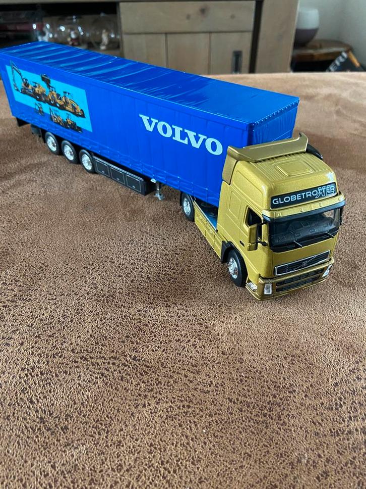 Volvo globetrotter xl motorart, Hobby en Vrije tijd, Modelauto's | 1:50, Zo goed als nieuw, Bus of Vrachtwagen, Ophalen of Verzenden