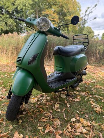 GTS Toscana Vespa Look Scooter beschikbaar voor biedingen