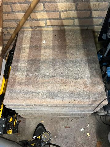 Tegels 60x60x4 12 stukken  beschikbaar voor biedingen