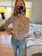 Bloemen blouse – maat 34/XS – gekocht in Australië, Ophalen of Verzenden, Zo goed als nieuw, Maat 34 (XS) of kleiner, Lange mouw