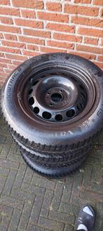 Setje winterbanden 15inch  4x108  naaf 65.1, Ophalen
