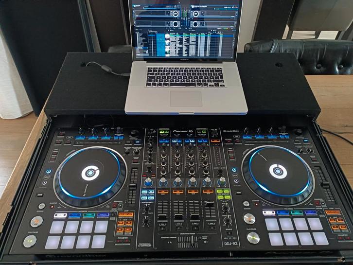 Pioneer DDJ-RZ DJ Controller incl. MacBook Pro, Muziek en Instrumenten, Dj-sets en Draaitafels, Zo goed als nieuw, Pioneer, Ophalen