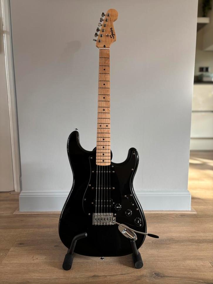 Squier Sonic Stratocaster HSS MN Black – zeer goede staat!, Muziek en Instrumenten, Snaarinstrumenten | Gitaren | Elektrisch, Zo goed als nieuw
