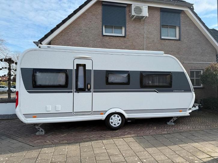 Nette Hobby 560 UFF excellent uit 2021, Caravans en Kamperen, Caravans, Particulier, tot en met 4, 1250 - 1500 kg, Rondzit, Hobby