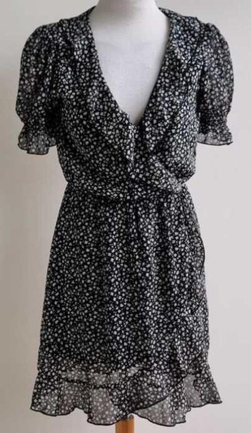 Divided prachtig zwart jurkje met kleine bloemetjes mt. 36, Kleding | Dames, Jurken, Zo goed als nieuw, Maat 36 (S), Zwart, Boven de knie