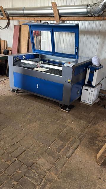 CO2 laser graveer cutter PRO beschikbaar voor biedingen