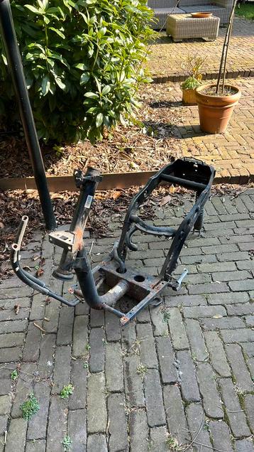 Zip SP 98 Origineel Nederlands frame met kenteken en nummers beschikbaar voor biedingen