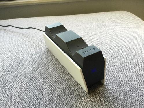 Laadstation voor 2 PS5 controllers - merk: OIVO, Spelcomputers en Games, Spelcomputers | Overige Accessoires, Gebruikt, Ophalen of Verzenden