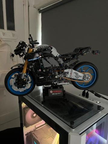 Lego Yamaha MT10 beschikbaar voor biedingen