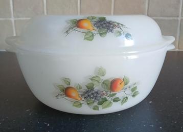Arcopal vintage schaal met deksel beschikbaar voor biedingen