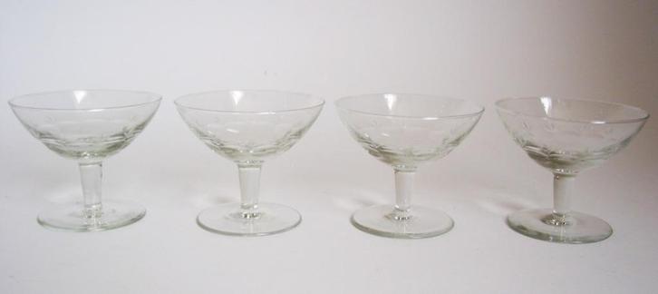 4x geslepen coupe likeur helder glas olijf blad handgemaakt., Antiek en Kunst, Antiek | Glas en Kristal, Ophalen of Verzenden