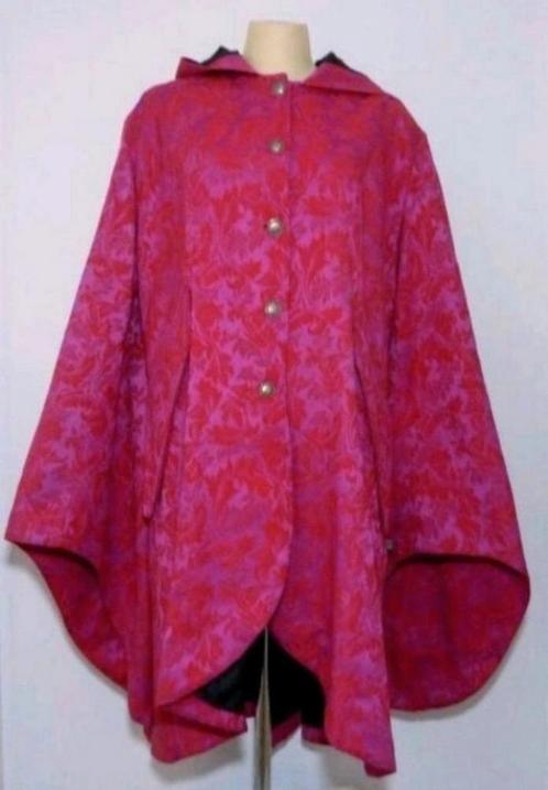 Uniek! Cyclaamroze 'gothic' cape kostuum van ART, Kleding | Dames, Jasjes, Kostuums en Pakken, Zo goed als nieuw, Kostuum of Pak