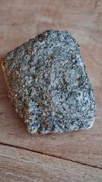 Pyriet op Kwarts/Calciet - 171 gram, Ophalen of Verzenden, Mineraal