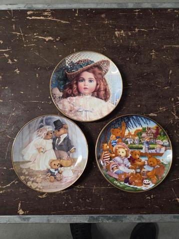 Set van 3 Decoratieve Borden beschikbaar voor biedingen