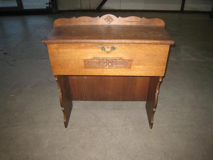 Antieke stijl wandtafel met klepdeurtje, hoog 90, breed 85,, Huis en Inrichting, Tafelonderdelen, Gebruikt