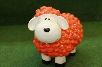 Mini lam schaap met wol oranje groot pootjes