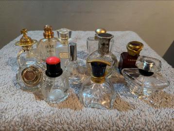 Vintage parfum glazen flesjes beschikbaar voor biedingen