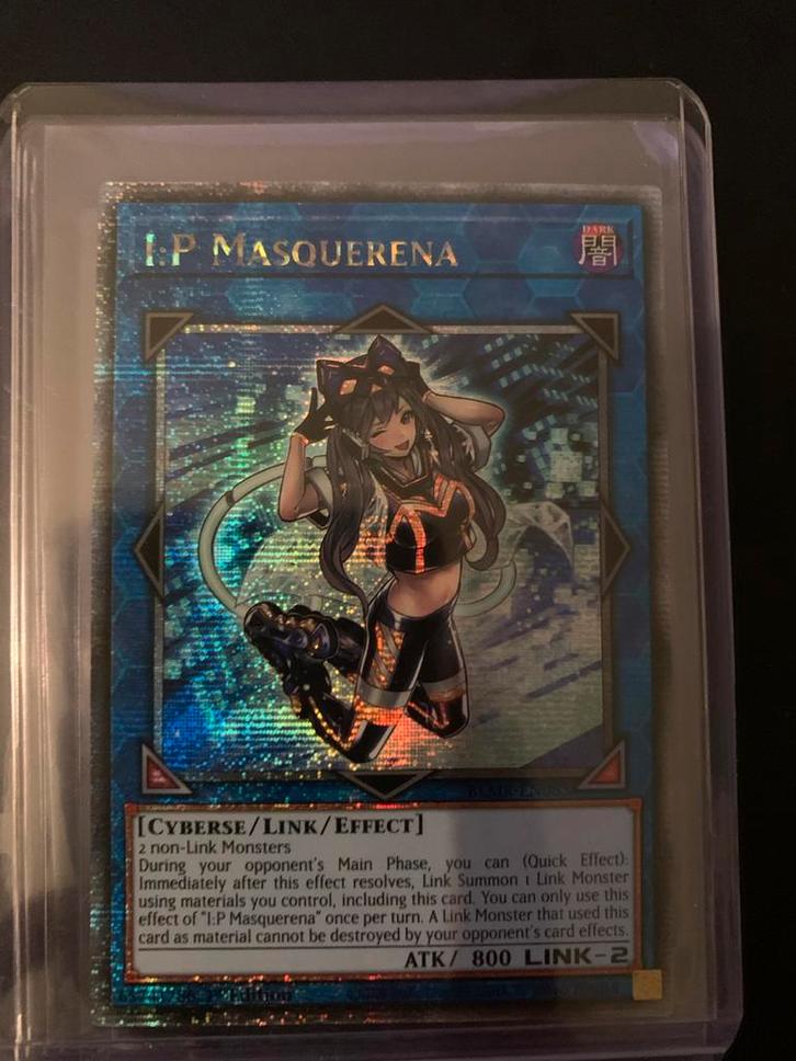 I:P Masquerena - Yu-Gi-Oh! Kaart BLMR-EN049, Hobby en Vrije tijd, Verzamelkaartspellen | Overige, Zo goed als nieuw, Losse kaart