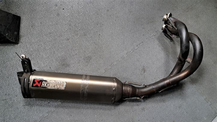 Kawasaki 5 ER6N ER6F akrapovic uitlaatsysteem koffers schokb, Motoren, Onderdelen | Kawasaki, Gebruikt, Ophalen of Verzenden