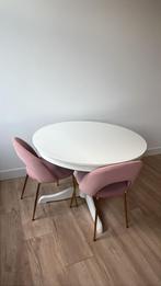 Ronde witte eettafel + 4 roze velvet stoelen, Ophalen, 100 tot 150 cm, Rond, Zo goed als nieuw