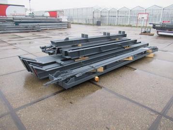 Nieuwe staalconstructie 14.00 x 20.00 meter beschikbaar voor biedingen