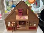 Leuk Poppenhuis met meubels en poppetjes, Ophalen, Gebruikt, Poppenhuis