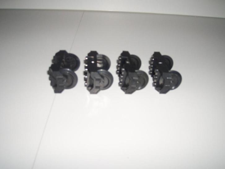 Lego 4 TREINWIELEN 9volt Zwart perfecte staat!, Kinderen en Baby's, Speelgoed | Duplo en Lego, Zo goed als nieuw, Lego, Complete set