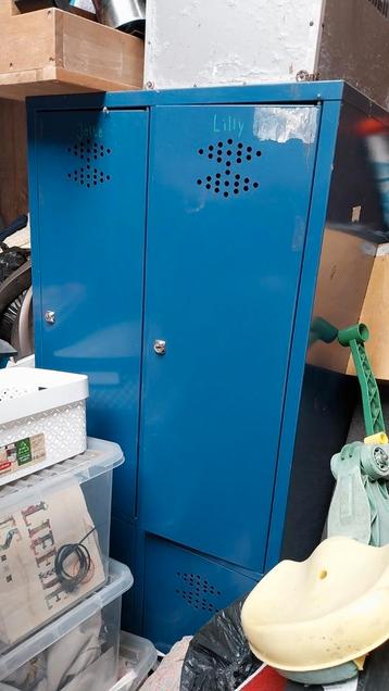 Stalen lockerkast, 4 vakken beschikbaar voor biedingen