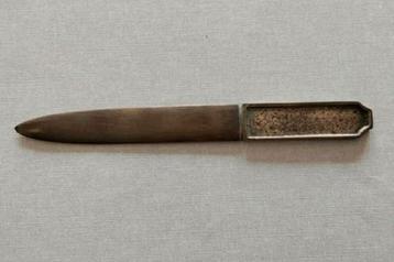 Brievenopener,post,dolk,messing,mes,geel,lengte 20 cm beschikbaar voor biedingen