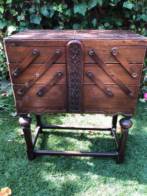 Vintage Naaidoos Kastje op Pootjes - Antiek Woonaccessoire, Antiek en Kunst, Antiek | Woonaccessoires, Ophalen of Verzenden