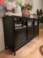 Industriële zwarte dressoir kast, Huis en Inrichting, Kasten | Dressoirs, Ophalen, Zo goed als nieuw, 25 tot 50 cm, Glas