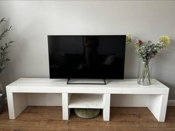 Wit houten tv meubel vakken nisjes beschikbaar voor biedingen
