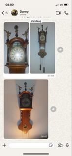 Antieke hangende klok met versieringen, Ophalen of Verzenden