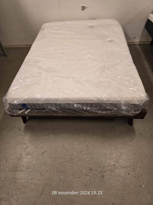 Emma Body Adapt Hybrid 140x200x27 cm Nieuw Uitgerold, Huis en Inrichting, Slaapkamer | Matrassen en Bedbodems, Nieuw, Matras, 140 cm