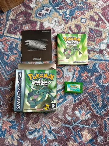 Pokemon Emerald met doos en handleiding beschikbaar voor biedingen