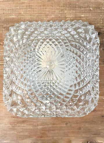Vierkante mid-century glazen plafonnière met diamant reliëf. beschikbaar voor biedingen