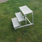 Aluminium 3 treeds opstap te koop., Doe-het-zelf en Verbouw, Ladders en Trappen, Ophalen, Zo goed als nieuw, Minder dan 2 meter