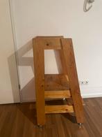 Een houten opstapje (of kindertrapje/learning tower), Huis en Inrichting, Krukjes, Ophalen of Verzenden, Zo goed als nieuw, Hout