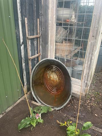 Grote Zinken Wasteil / Wastobbe - Brocante Decoratie beschikbaar voor biedingen