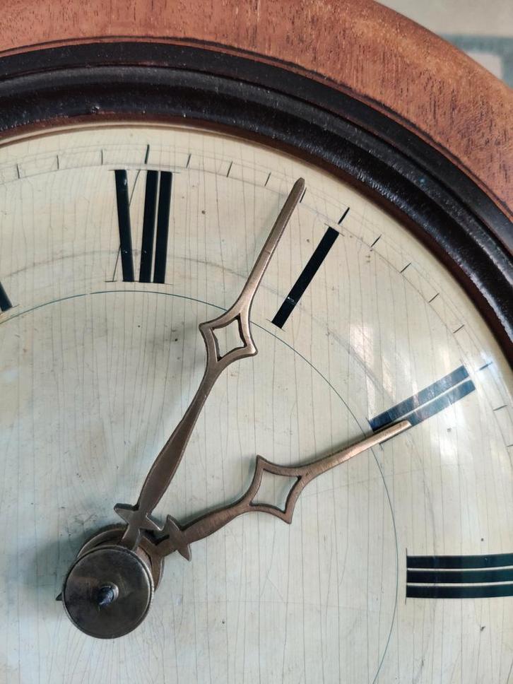 Antieke Oostenrijkse gewichtsklok - loopt perfect, Huis en Inrichting, Woonaccessoires | Klokken, Zo goed als nieuw, Wandklok