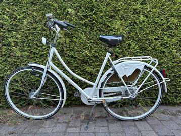 Witte damesfiets met 3 versnellingen beschikbaar voor biedingen
