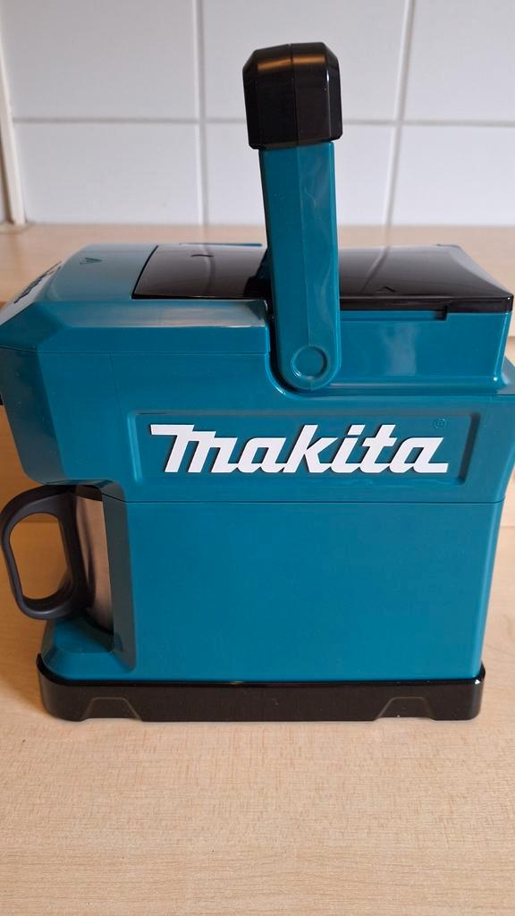 Makita Koffiemachine - DCM501Z, Witgoed en Apparatuur, Koffiezetapparaten, Nieuw, Gemalen koffie, Koffiemachine, 1 kopje, Afneembaar waterreservoir
