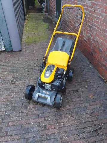 Te koop aangeboden zo goed als nieuwe stiga  beschikbaar voor biedingen