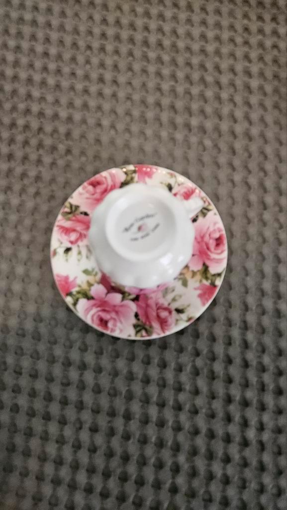 Kop en Schotel met Rozenmotief, Huis en Inrichting, Keuken | Servies, Ophalen of Verzenden