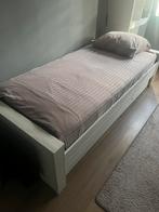Bed met matras, Huis en Inrichting, Ophalen, 90 cm, Eenpersoons, Wit