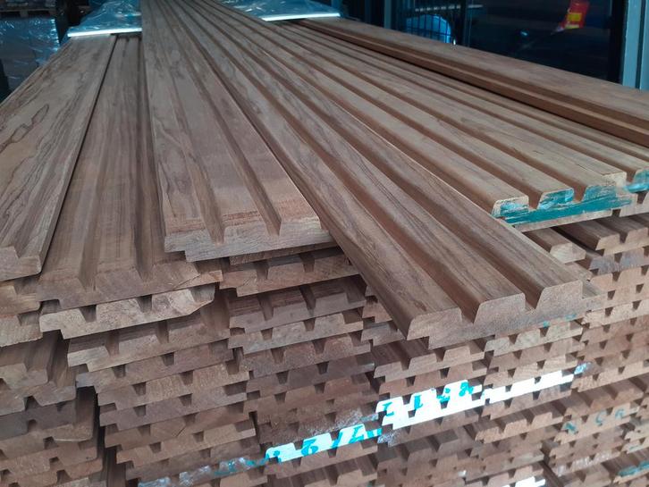 Partij 160 stuks Thermo Frake gevelbekleding 28x128x4550mm, Tuin en Terras, Palen, Balken en Planken, Nieuw, Planken, 250 cm of meer