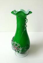 Glazen vaas groen opaline met bloemmotief Murano 3074-g, Antiek en Kunst, Ophalen of Verzenden