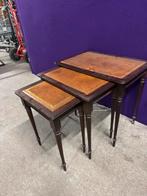 Franse houten tafels met bruine leren, Antiek en Kunst, Antiek | Meubels | Tafels, Ophalen of Verzenden