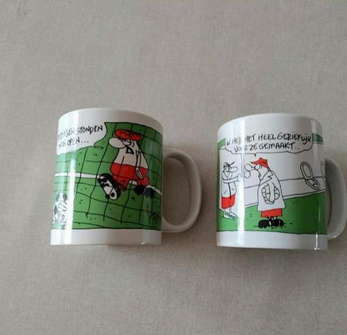 KNUDDE BEKERS,Voetbal,kleur,humor,handvat,Mok1980,Knudde, Verzamelen, Retro, Overige typen, Ophalen of Verzenden