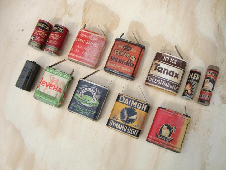 < Ouderwetse Batterijen Gezocht >, Antiek en Kunst, Curiosa en Brocante, Ophalen of Verzenden